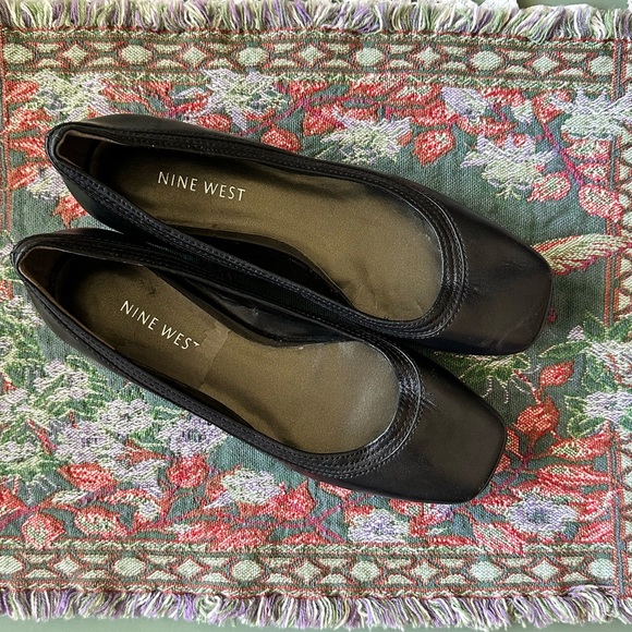 Nine West flats - Picture 3 of 3